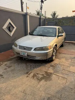 Toyota Camry Automatic 1999 Gold