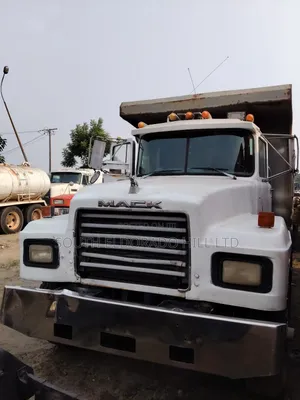 Mack Tipper 10tyres 6bolts 2000 White for Sale