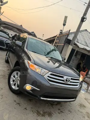 Toyota Highlander Limited 2012 Gray