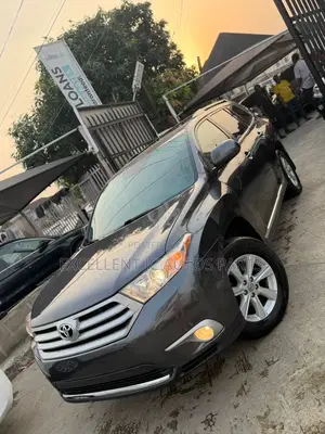 Toyota Highlander Limited 2012 Gray