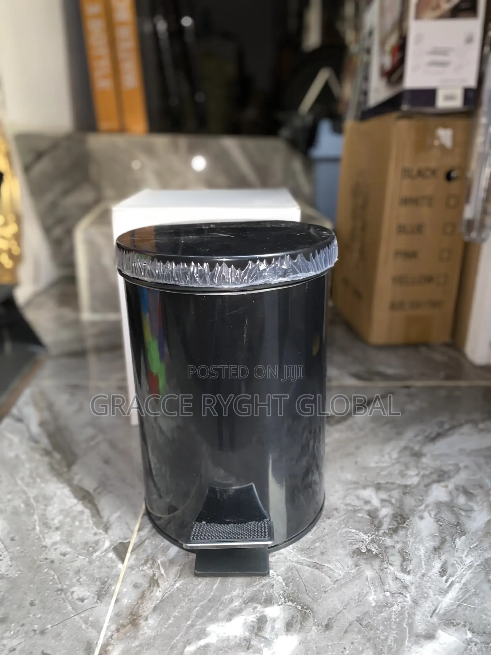 8l Black Pedal Bin