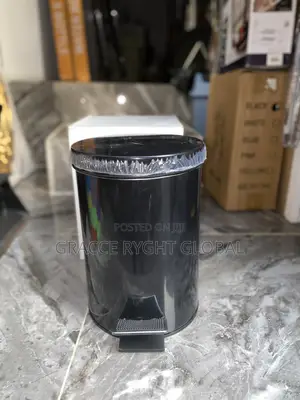 8l Black Pedal Bin