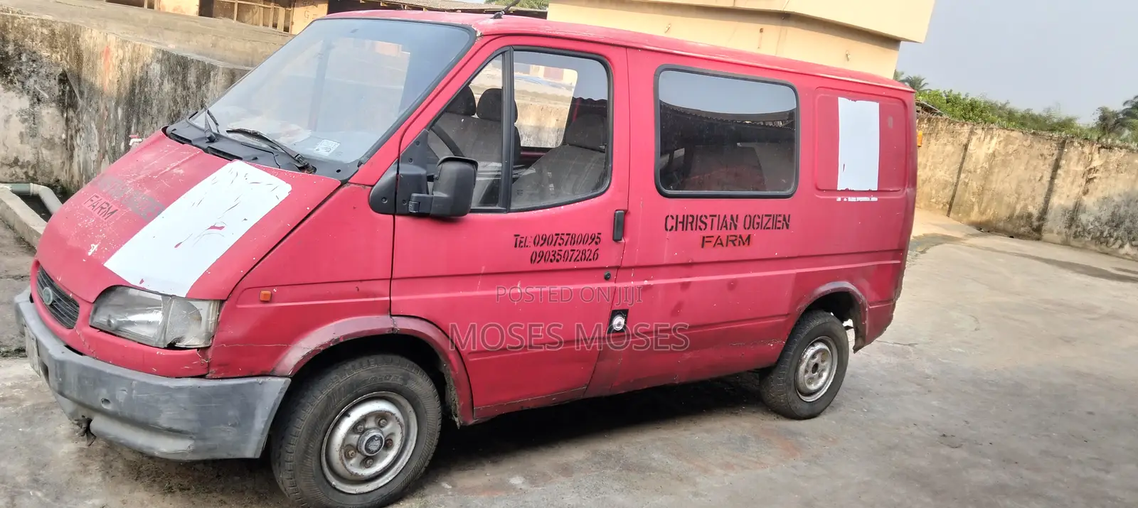 Ford Transit 1992 Red