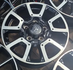 Original Oem Rim For V8 Cars.