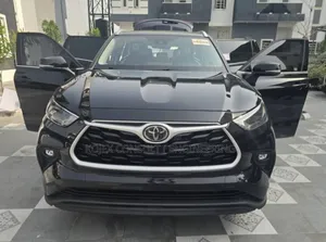 Toyota Highlander XLE 2022 Black