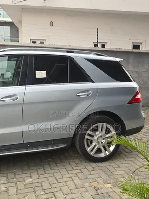 Mercedes-Benz M Class ML350 4dr SUV (3.5L 6cyl 7A) 2014 Blue