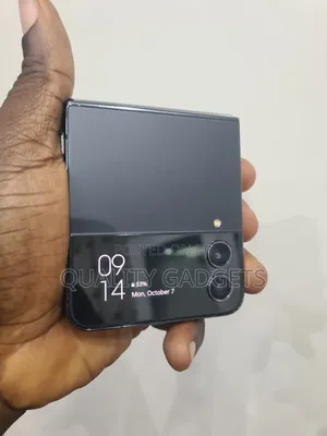 Samsung Galaxy Z Flip4 128 GB Black