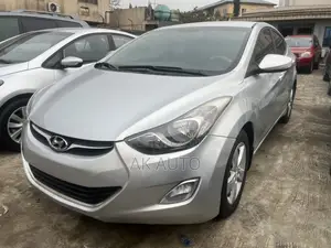 Hyundai Elantra Limited 4dr Sedan (1.8L 4cyl 6A) 2014 Silver