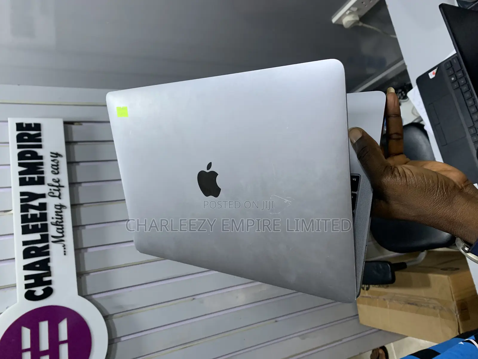 Laptop Apple MacBook Pro 2019 8GB Intel Core i5 SSD 256GB
