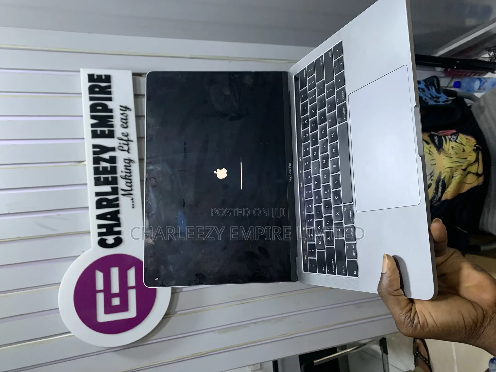 Laptop Apple MacBook Pro 2019 8GB Intel Core i5 SSD 256GB