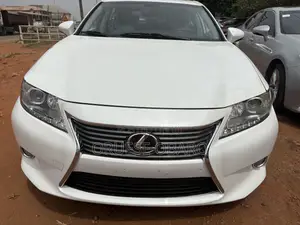 Lexus ES 350 FWD 2013 White