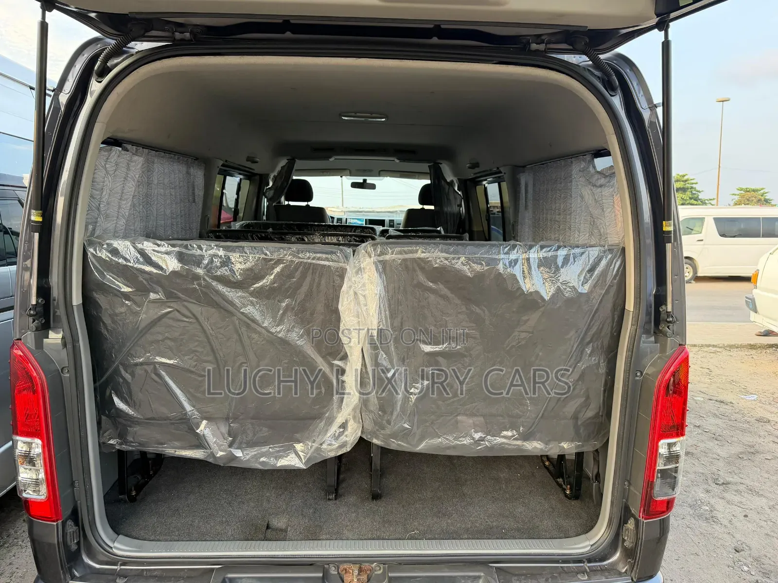 Toyota HiAce 2012 Grey