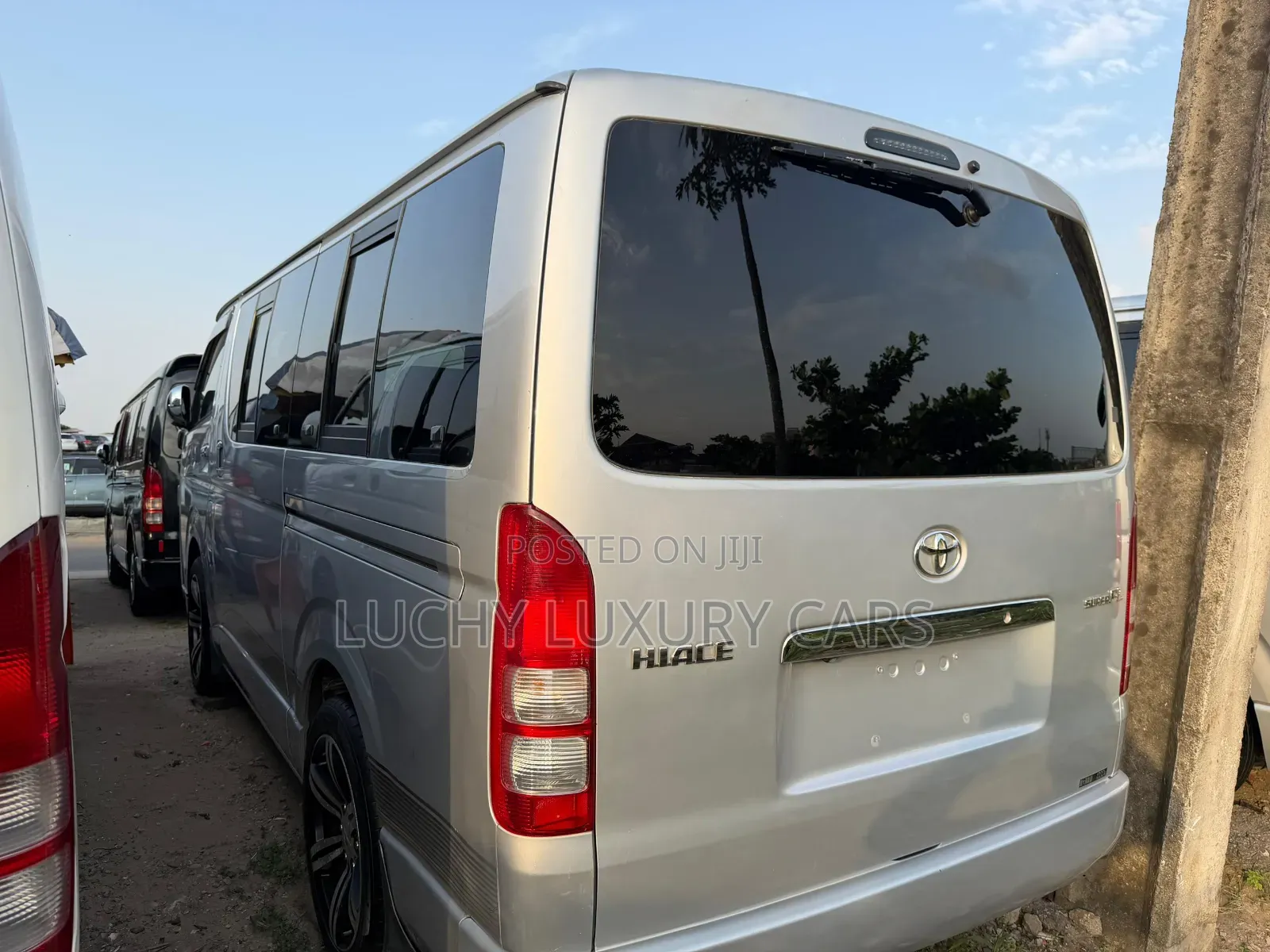 Toyota HiAce 2011 Silver