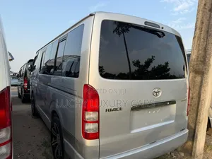Toyota HiAce 2011 Silver