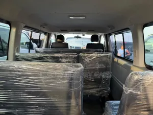 Toyota HiAce 2011 Silver