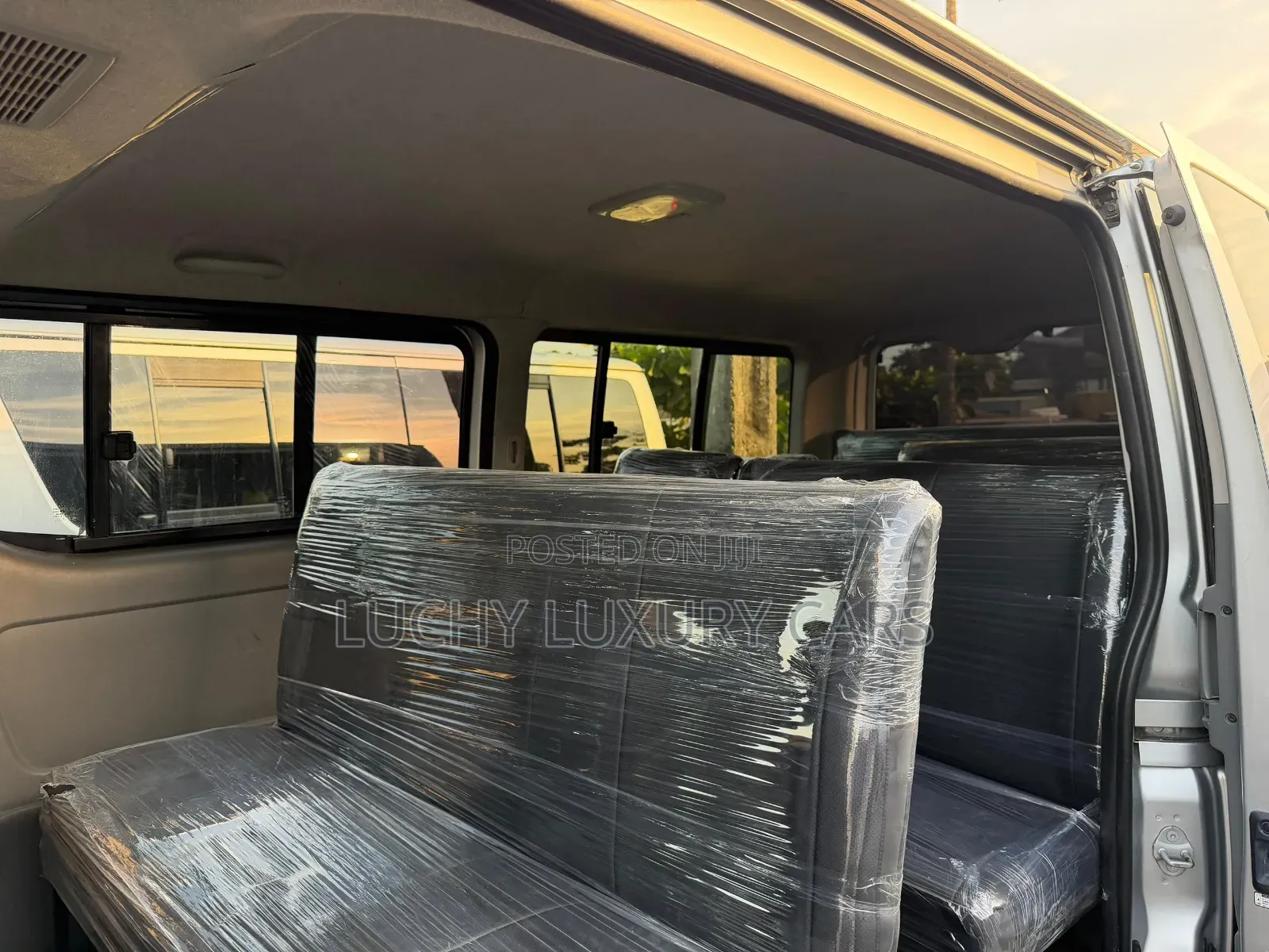Toyota HiAce 2011 Silver
