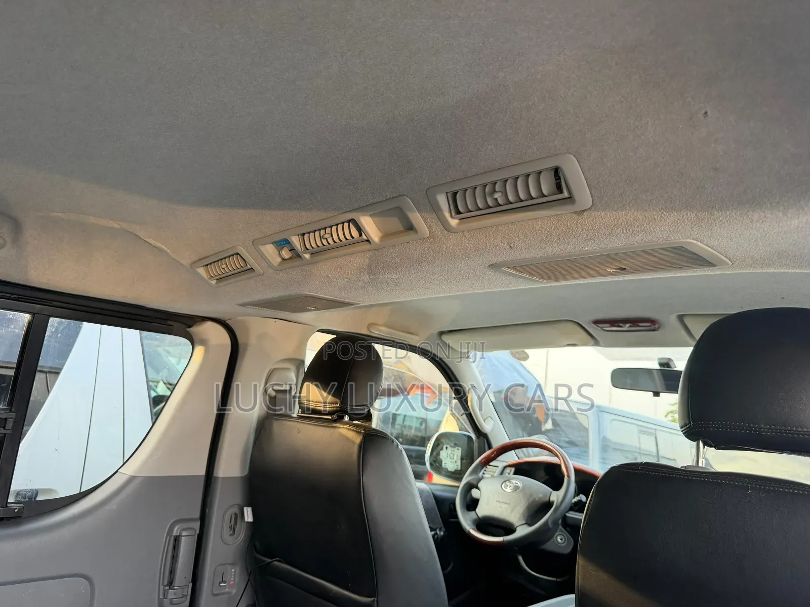Toyota HiAce 2011 Silver