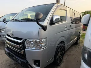 Toyota HiAce 2011 Silver