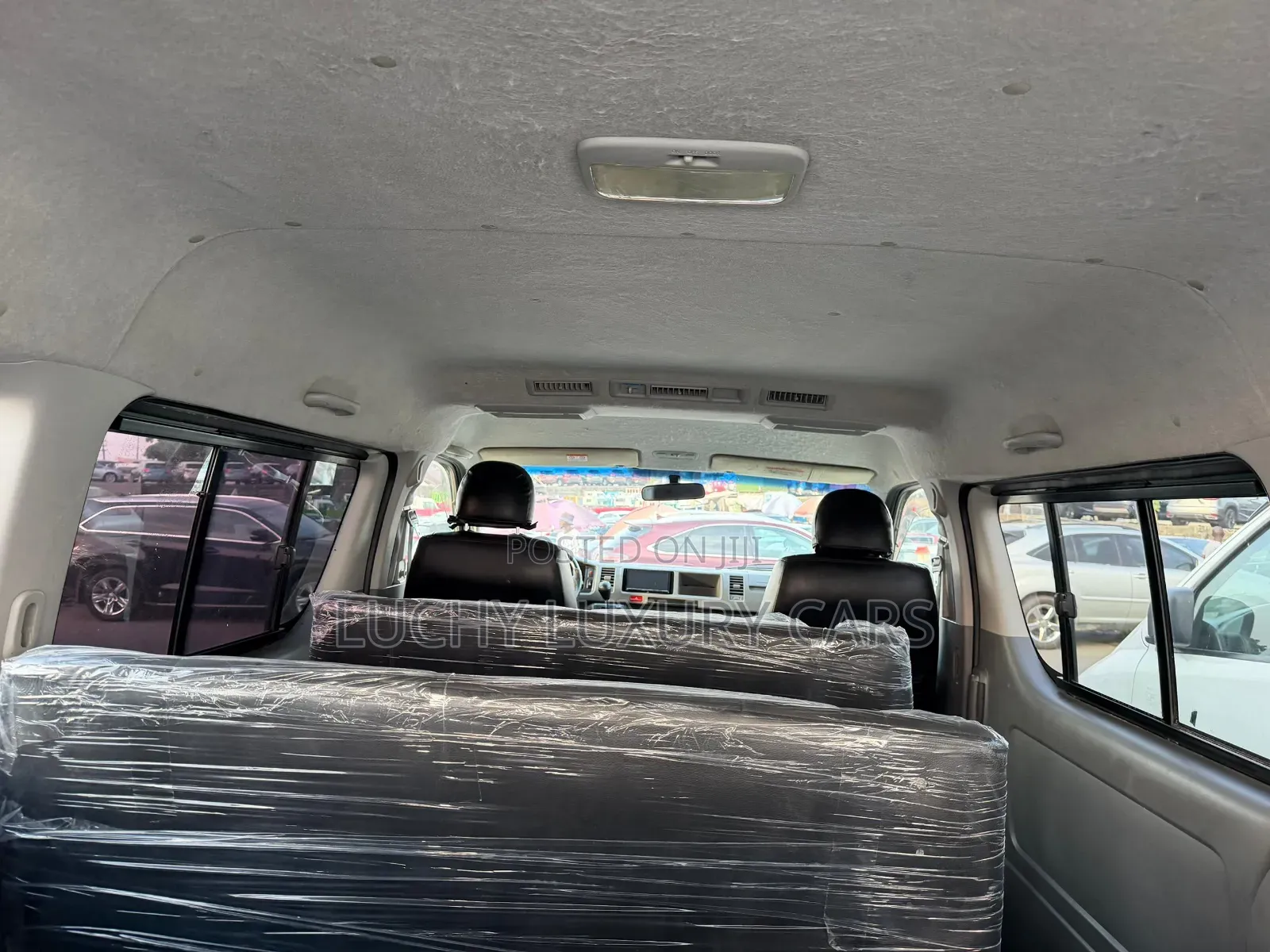 Toyota HiAce 2013 White