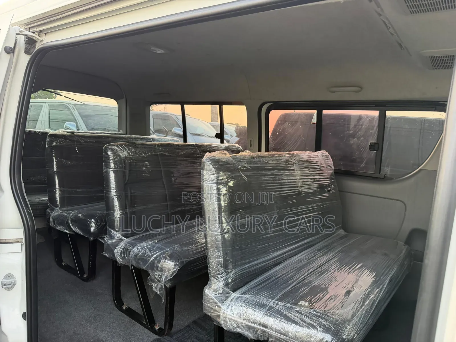 Toyota HiAce 2013 White