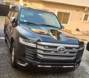 Toyota Land Cruiser 4.6 V8 VXR 2016 Black