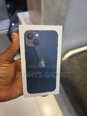 New Apple iPhone 13 256 GB Black