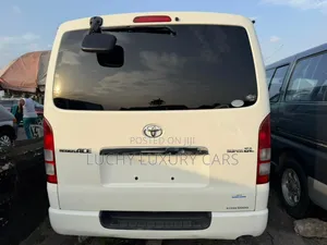 Toyota HiAce 2010 White