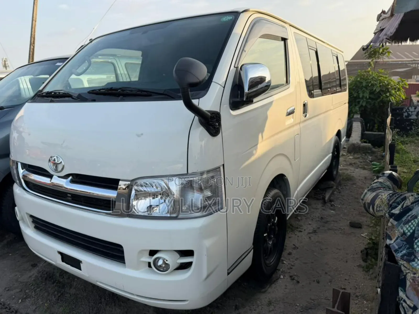 Toyota HiAce 2010 White