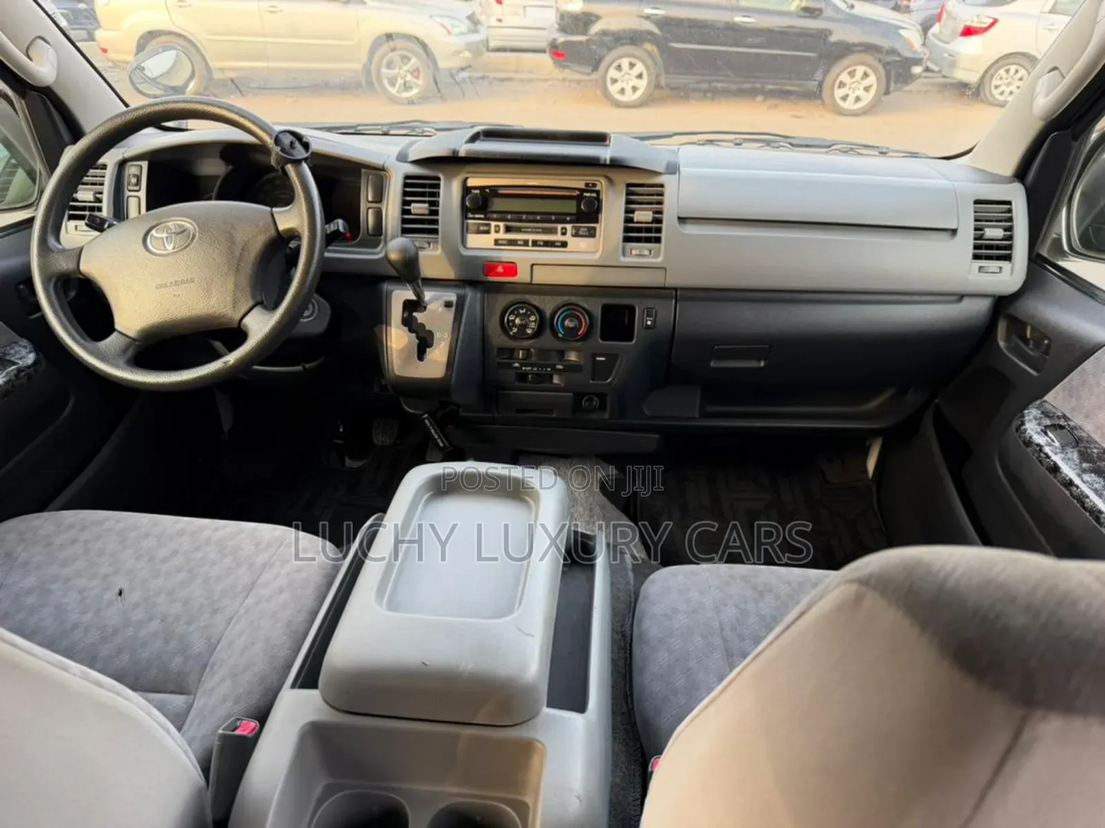 Toyota HiAce 2010 White