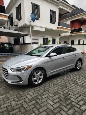 Hyundai Elantra 2017 Silver