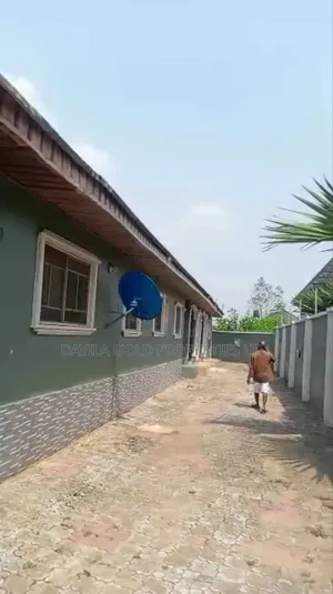 6bdrm Block of Flats in Benin City for sale