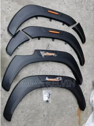 Complete Fender Chrome With Light for Toyota Hilux 2018/2020 Model