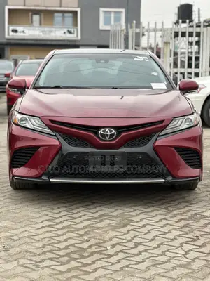 Toyota Camry XSE FWD (2.5L 4cyl 8AM) 2018 Red