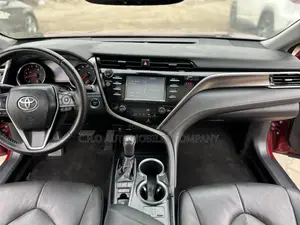 Toyota Camry XSE FWD (2.5L 4cyl 8AM) 2018 Red