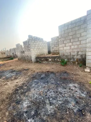 Land for Sale 21⁄2 Plots of Land Located at Adetokun, Ologuneru.