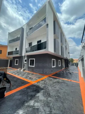 Furnished 3bdrm Block of Flats in Residential Area for sale
