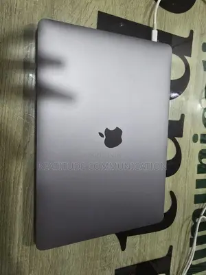 Laptop Apple MacBook Pro 2022 M2 8GB Apple M2 SSD 256GB