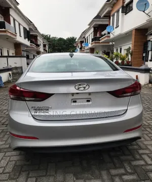 Hyundai Elantra ECO Sedan FWD (1.4L 4cyl 7A) 2017 Silver