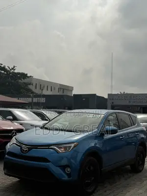 Toyota RAV4 LE AWD (2.5L 4cyl 6A) 2017 Blue