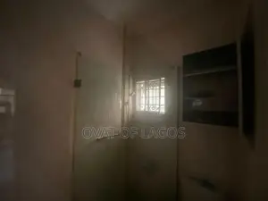 3bdrm Apartment in Chevron for rent