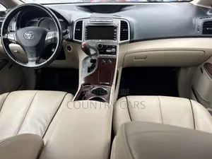Toyota Venza V6 2010 Gray