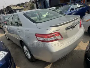 Toyota Camry LE 4dr Sedan (2.5L 4cyl 6AM) 2010 Silver