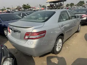 Toyota Camry LE 4dr Sedan (2.5L 4cyl 6AM) 2010 Silver