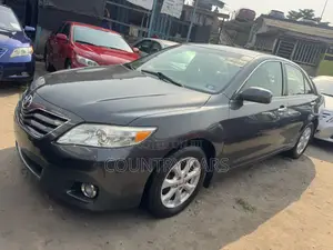 Toyota Camry LE 4dr Sedan (2.5L 4cyl 6AM) 2010 Gray