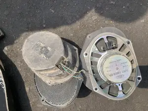 Ford Escapes Speakers