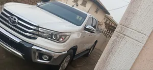 Toyota Hilux 2023 White