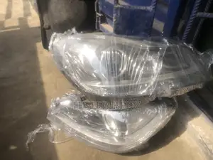 Mercedes Benz Headlight C300 2013 Available