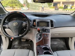 Toyota Venza V6 AWD 2012 Gray