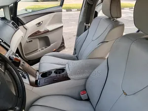 Toyota Venza V6 AWD 2012 Gray