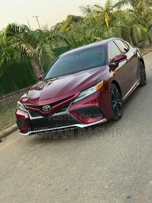 Toyota Camry 2018 Maroon